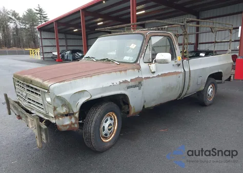 1983 Chevrolet C20 из США, поврежденный, VIN 2GCGC24M7D1101917